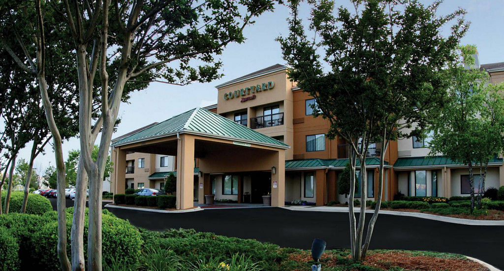 Courtyard By Marriott Charlotte Matthews Hotel Exterior foto